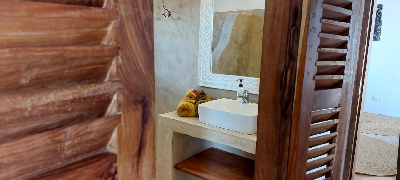 Moyo Top Floor Apartment Пвани-Мчангани Экстерьер фото